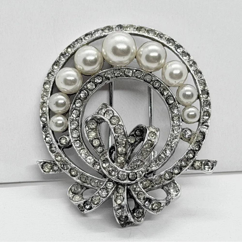 Rare CROWN TRIFARI Alfred Philippe Clear‎ Rhinestone Ribbon Fur Clip Brooch Pin